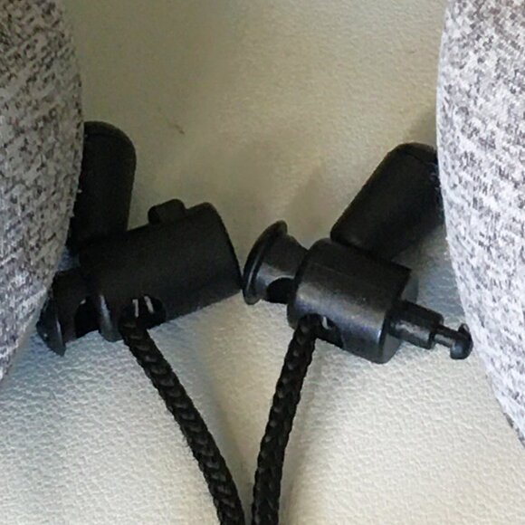 SPYDER 🕷️ Memory Foam Neck Travel Pillow - Comfy & Washable - Picture 4 of 13